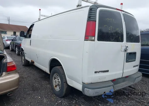 2001 Chevrolet Express z USA, uszkodzony, nr VIN 1GCGG25RX11103225